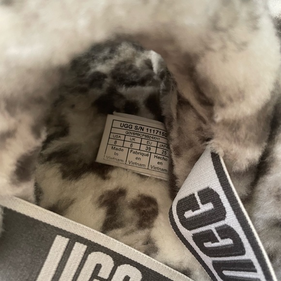 UGG Women’s Fluff Yeah Slide - Picture 3 of 5